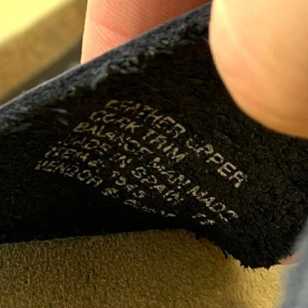 Eddie Bauer sandals size 11 navy blue suede slides - Picture 10 of 11
